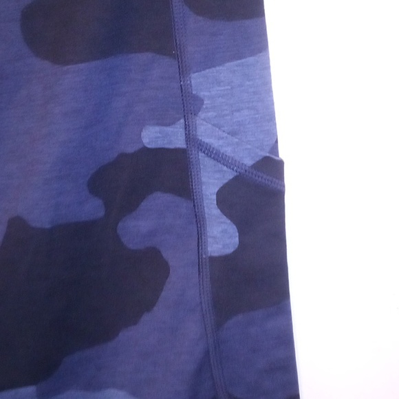 NWT Offline By Aerie Blue Camo The Hugger Moulant Leggings With Pockets -Size XL - Picture 3 of 12